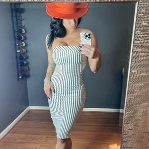 Fashion nova pin stripe midi L